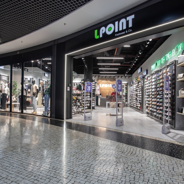 Entrada lateral loja